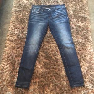 Medium wash bluejeans